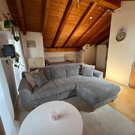 Gemuetliche Dachgeschosswohnung Mit Balkon Ainring Dış mekan fotoğraf
