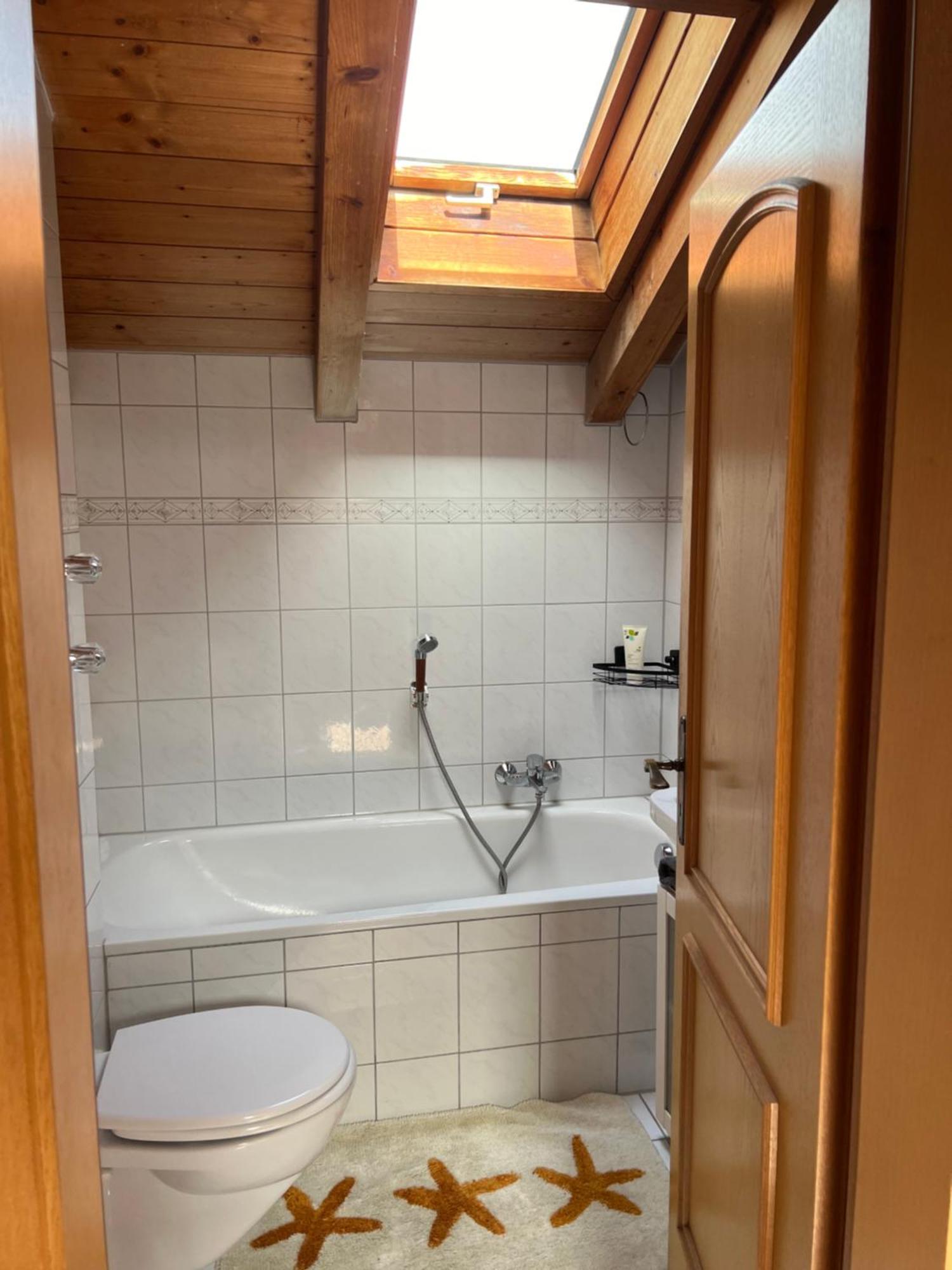 Gemuetliche Dachgeschosswohnung Mit Balkon Ainring Dış mekan fotoğraf