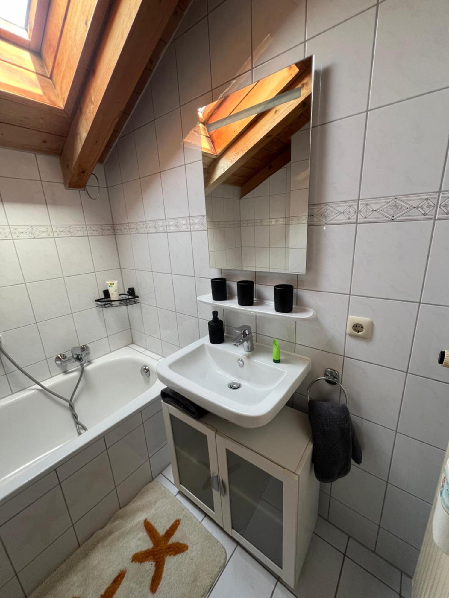 Gemuetliche Dachgeschosswohnung Mit Balkon Ainring Dış mekan fotoğraf